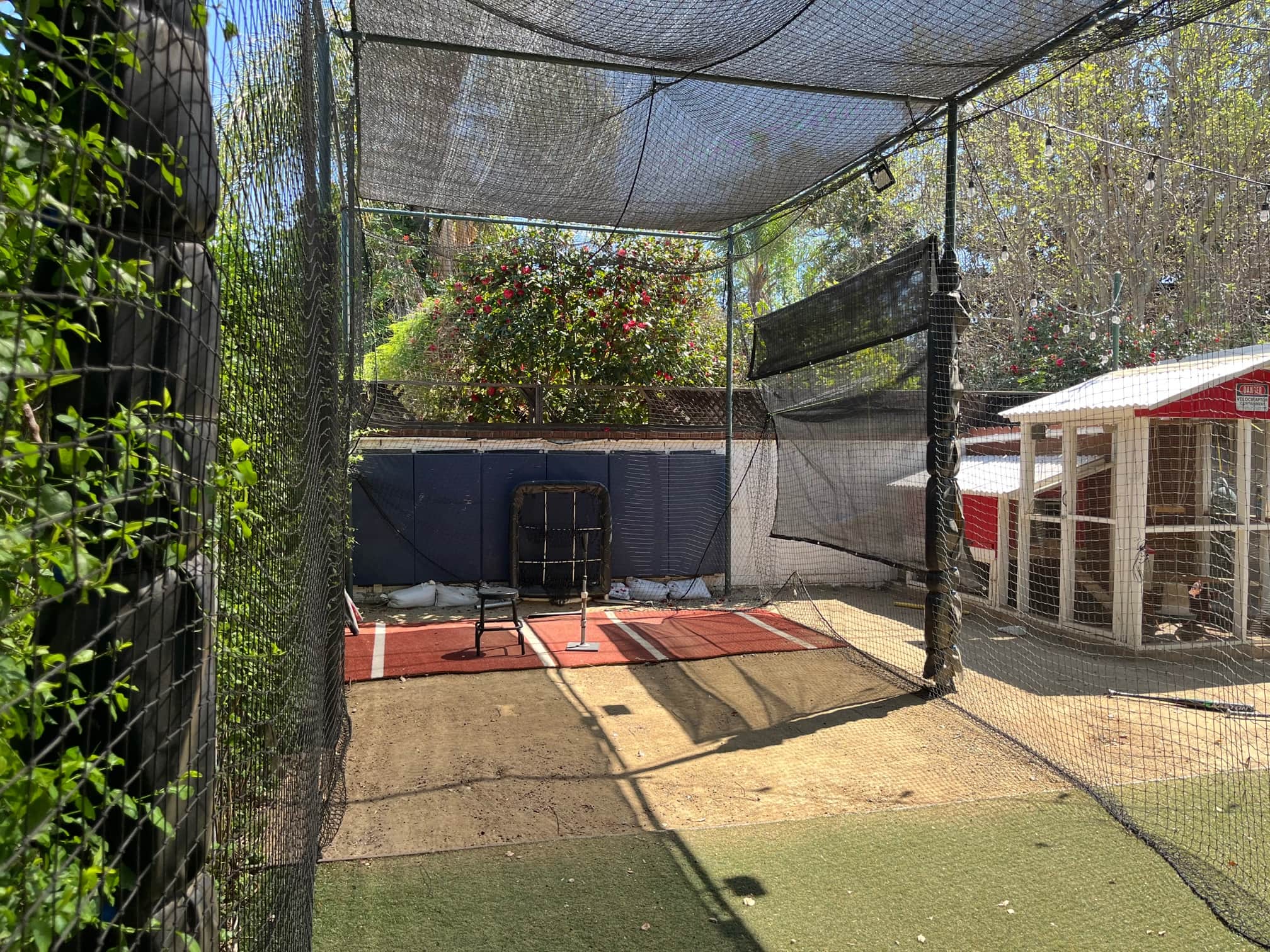 Frost Batting Cage - Hit, Pitch w/Pitching Machine in North Hollywood, CA