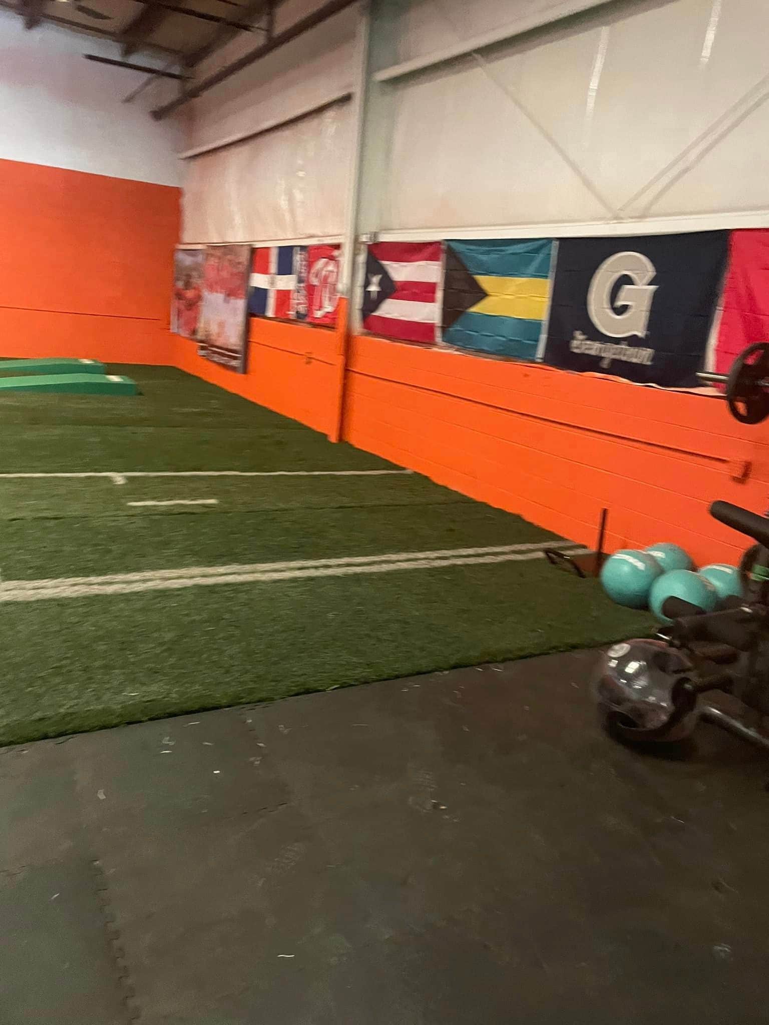 Large batting facility located conveniently in the DMV area. photo 2