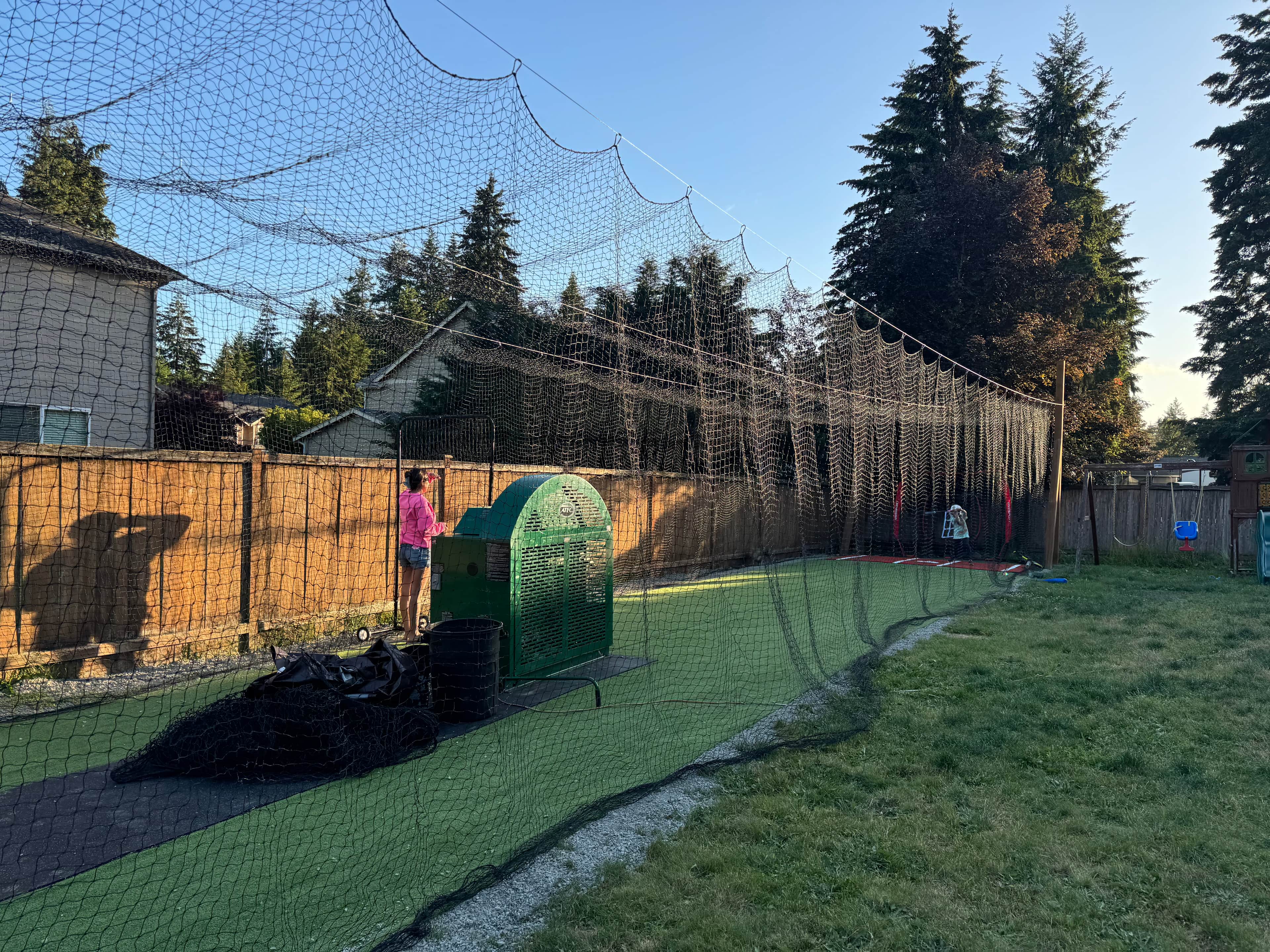 Batting Cage 200pitch count 30mph-98mph pitching machine in Roy, WA